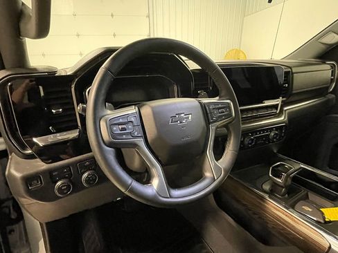 Used 2023 Chevrolet Silverado 1500 LT Trail Boss w/ LPO, Dark Essentials Package image 20