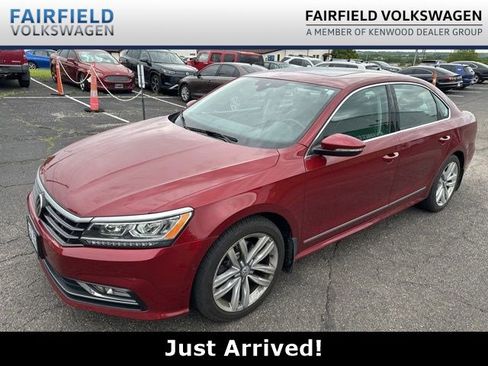 Used 2017 Volkswagen Passat 1.8T SEL Premium FWD image 1