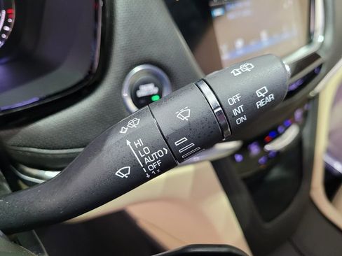 Used 2018 Cadillac XT5 FWD image 48