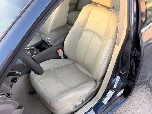 Used 2011 INFINITI G37 Journey w/ Premium Pkg image 14