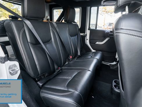 Used 2014 Jeep Wrangler Unlimited Rubicon w/ Connectivity Group image 17