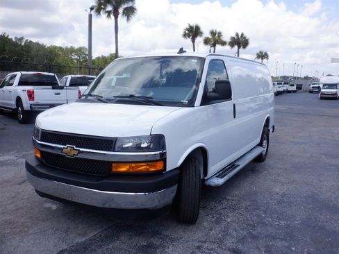 Used 2025 Chevrolet Express 2500 w/ Driver Convenience Package RWD image 22