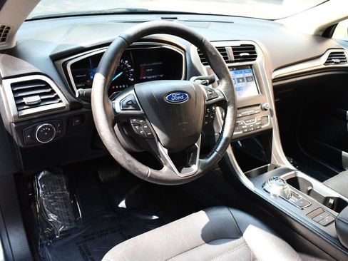 Used 2017 Ford Fusion Energi SE image 18
