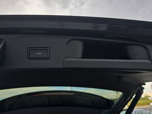 New 2026 Volkswagen Atlas SE FWD image 21