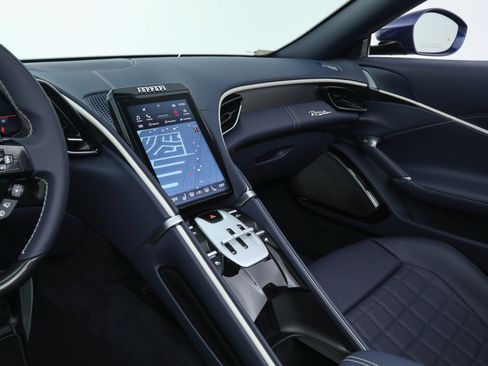 Certified 2026 Ferrari Roma Spider RWD image 32