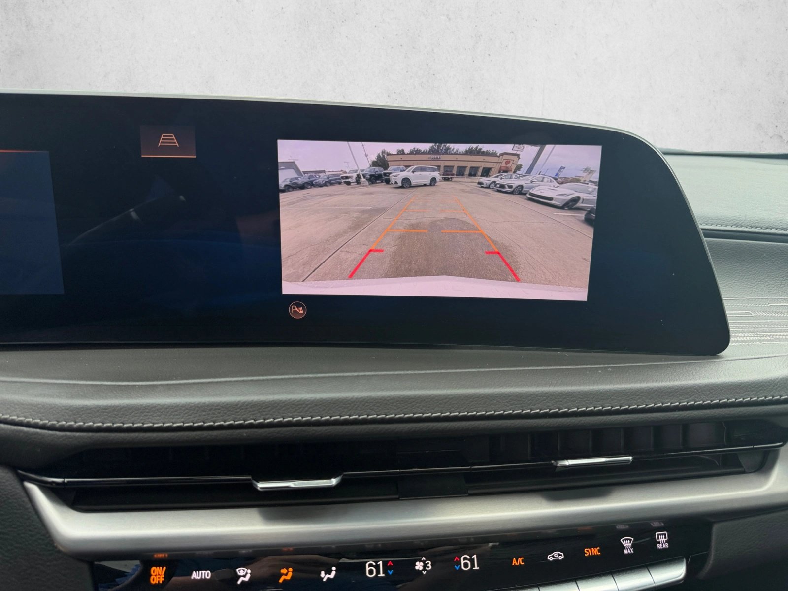 Used 2024 Cadillac XT4 Premium Luxury FWD image 17