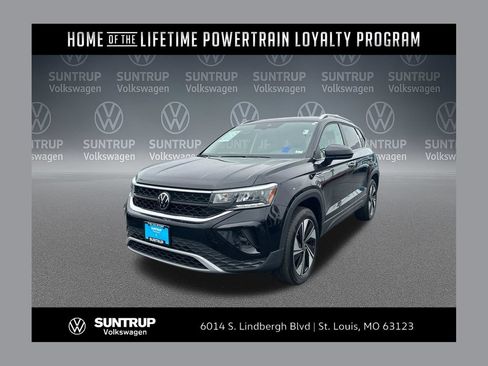 Used 2024 Volkswagen Taos SE AWD/4WD image 1