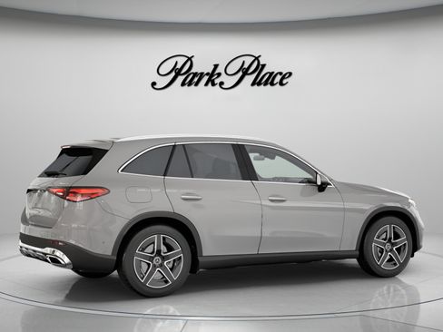 Used 2026 Mercedes-Benz GLC 300 4MATIC image 23