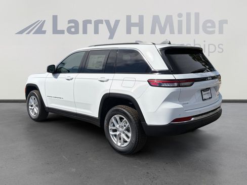 New 2026 Jeep Grand Cherokee Laredo X AWD/4WD image 3