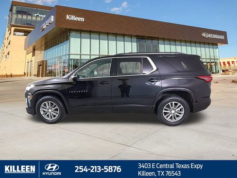 Used 2022 Chevrolet Traverse LT image 4