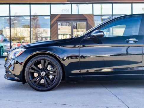 Used 2020 Mercedes-Benz S 560 4MATIC Sedan w/ Premium Package image 30