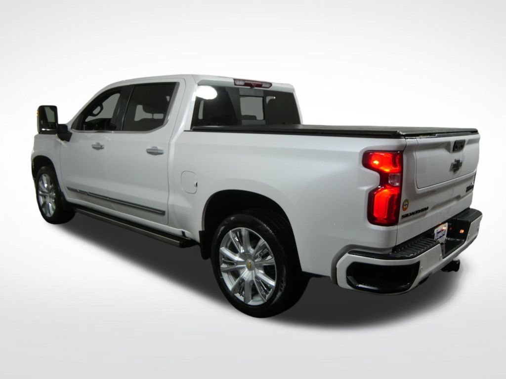 Used 2024 Chevrolet Silverado 1500 High Country w/ High Country Premium Package AWD/4WD image 7