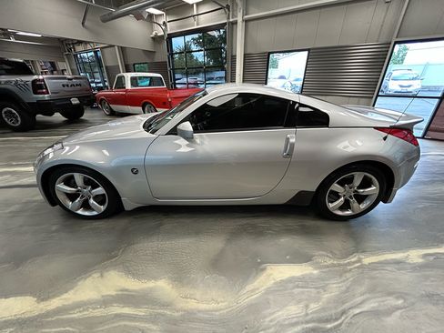 Used 2006 Nissan 350Z Coupe w/ (N93) Cargo Convenience Pkg RWD image 25