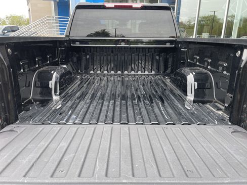 Used 2025 Chevrolet Silverado 1500 LT image 40