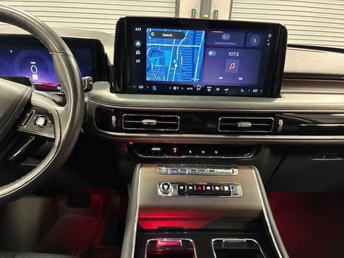 Used 2025 Lincoln Aviator Reserve w/ Jet Appearance Package RWD image 18