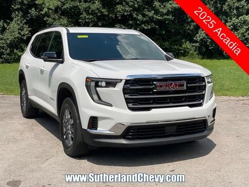 Used 2025 GMC Acadia Elevation FWD image 1