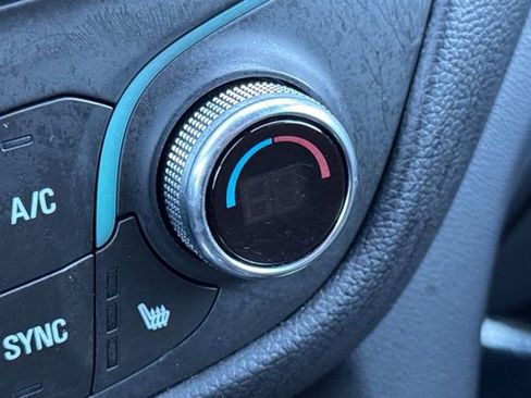 Used 2024 Chevrolet Equinox LT image 30