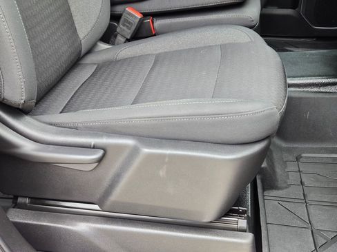 Used 2025 Chevrolet Silverado 2500 LT w/ Convenience Package image 27