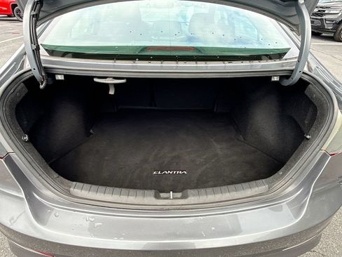 Used 2017 Hyundai Elantra Value Edition w/ Cargo Package FWD image 31