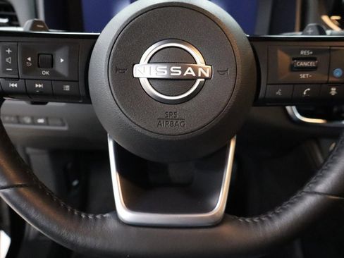 Used 2023 Nissan Rogue Platinum w/ Platinum Premium Package image 14