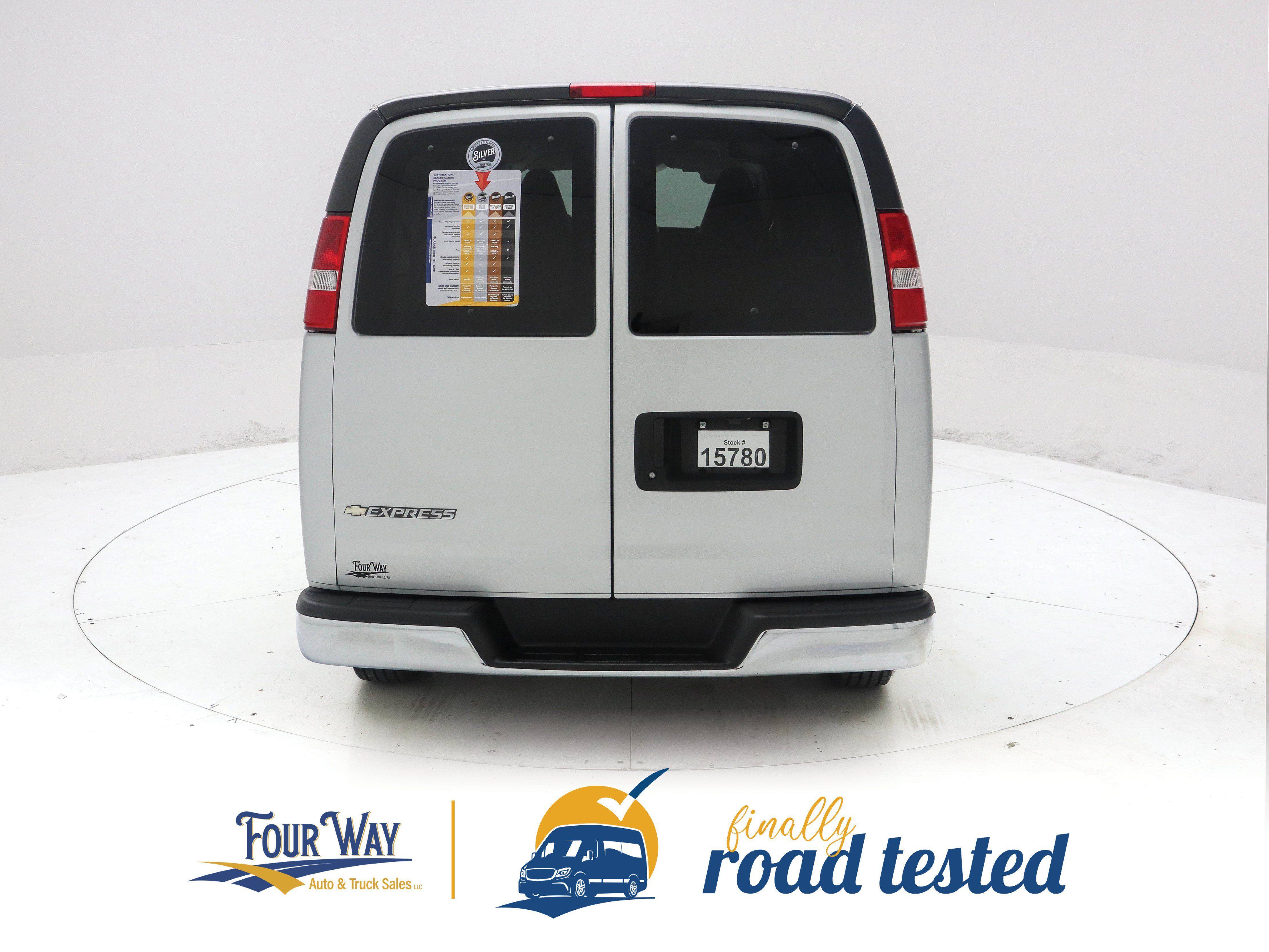 Used 2016 Chevrolet Express 3500 LT w/ LT Preferred Equipment Group RWD image 5