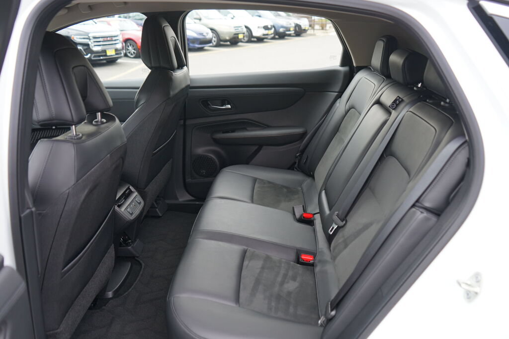 Used 2024 Nissan Ariya FWD image 20