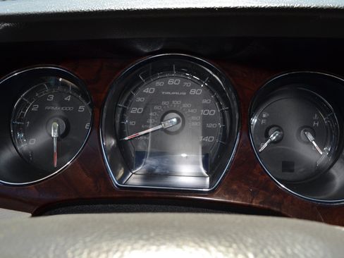 Used 2011 Ford Taurus Limited w/ 303A Rapid Spec Order Code image 23