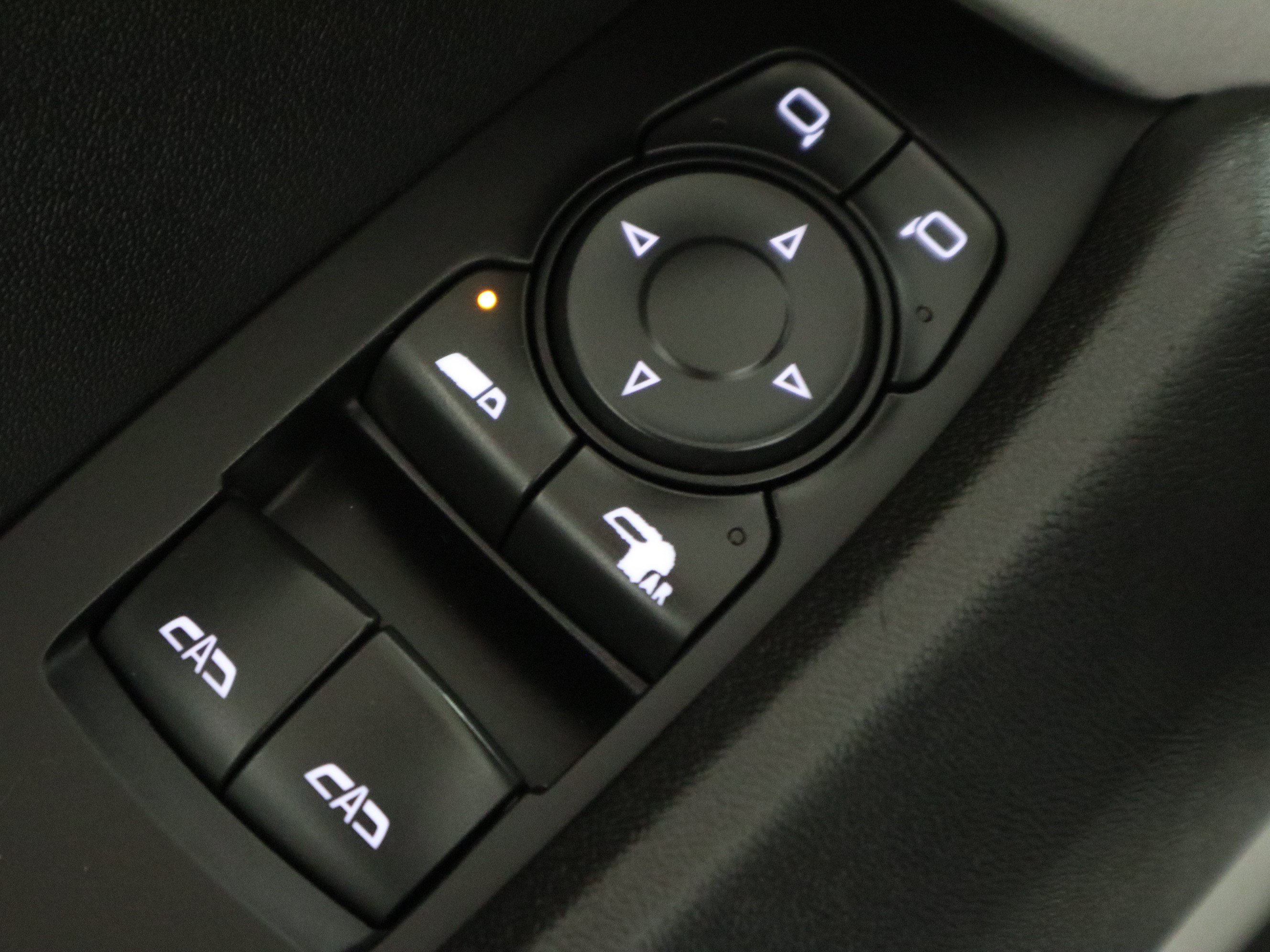 Used 2020 Chevrolet Camaro LT RWD image 32