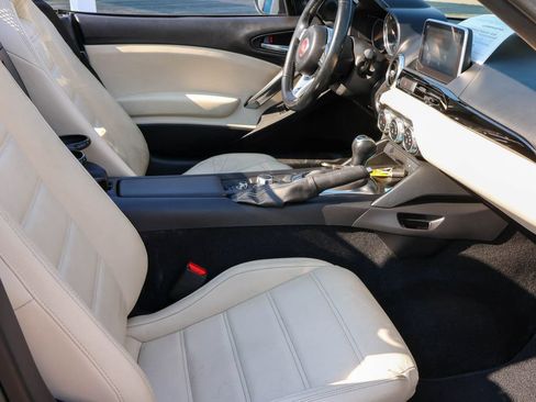 Used 2019 FIAT 124 Spider Lusso RWD image 12