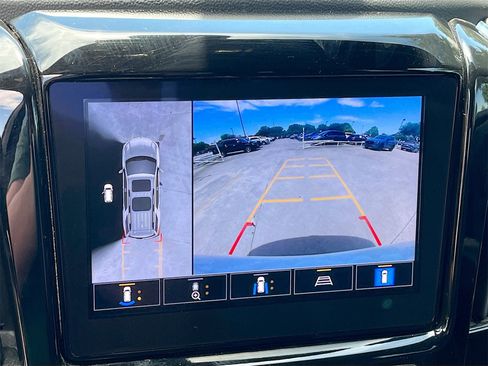 Used 2022 Chevrolet Traverse RS image 14