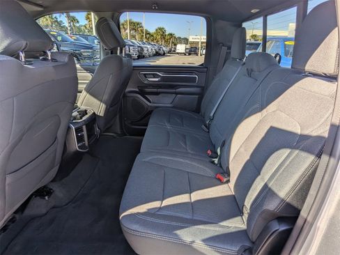 Used 2019 Chevrolet Equinox LT w/ Driver Convenience Package image 14