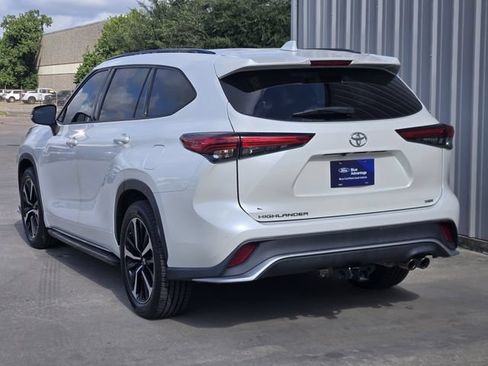 Used 2021 Toyota Highlander XSE FWD image 7