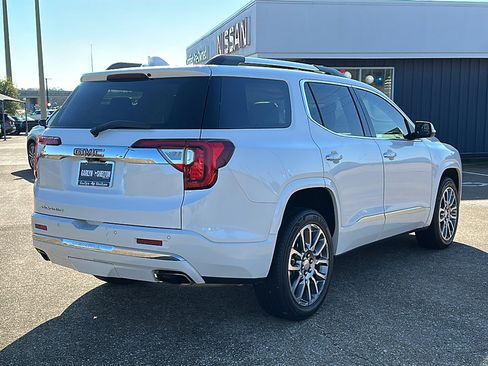 Used 2023 GMC Acadia Denali w/ Denali Ultimate Package image 8