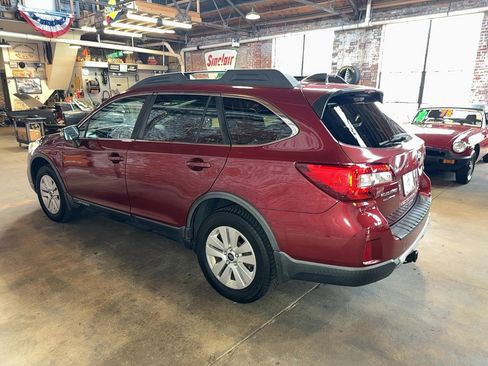Used 2017 Subaru Outback 2.5i Premium image 6