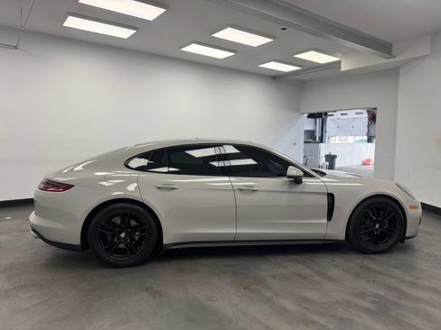 Used 2018 Porsche Panamera 4 w/ Premium Package Plus AWD/4WD image 10