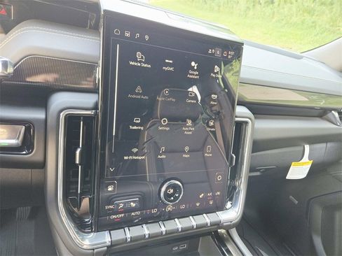 New 2025 GMC Yukon Elevation image 25