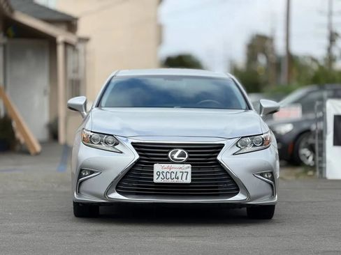 Used 2016 Lexus ES 350 w/ Navigation System Package image 3