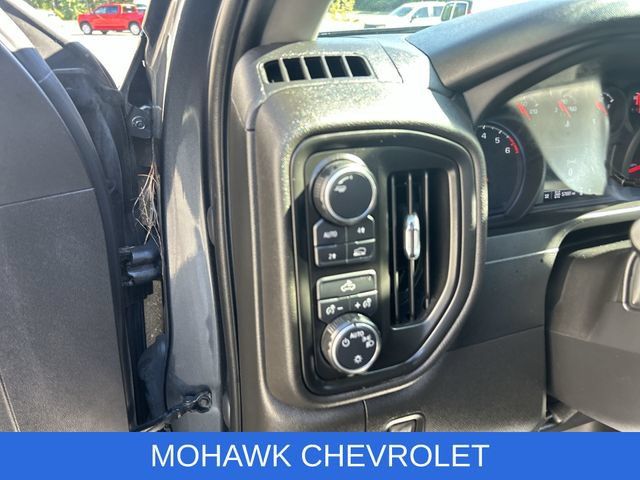 Used 2021 Chevrolet Silverado 1500 Custom AWD/4WD image 16
