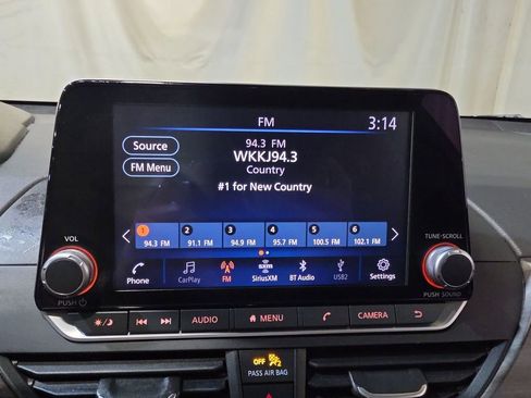 Used 2023 Nissan Altima 2.5 SV FWD image 12