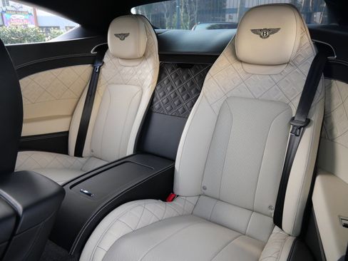 Used 2020 Bentley Continental GT image 19
