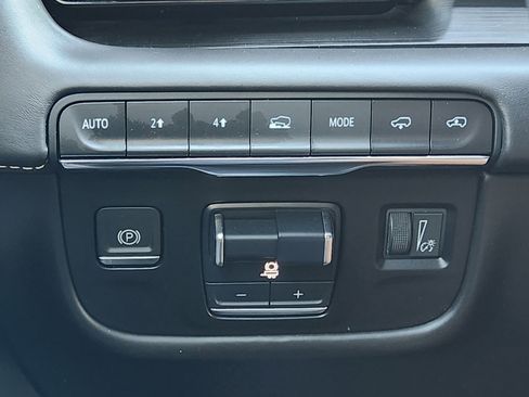 Used 2023 Cadillac Escalade Sport Platinum w/ LPO, ONYX Package image 20