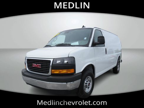 Used 2025 GMC Savana 3500 w/ Driver Convenience Package RWD image 5