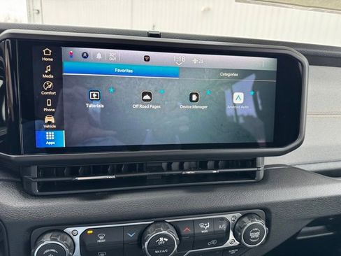 New 2026 Jeep Gladiator Sport image 16