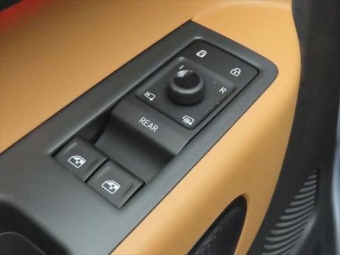 New 2025 Volkswagen ID. Buzz Pro S Plus image 24