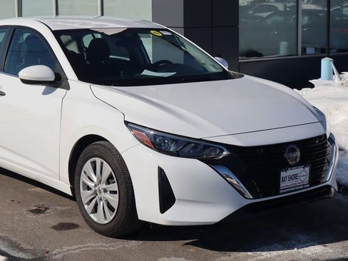 Certified 2025 Nissan Sentra S image 3