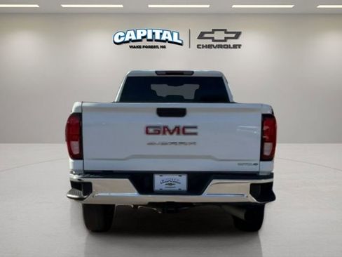 Used 2023 GMC Sierra 3500 Pro w/ Convenience Package image 4