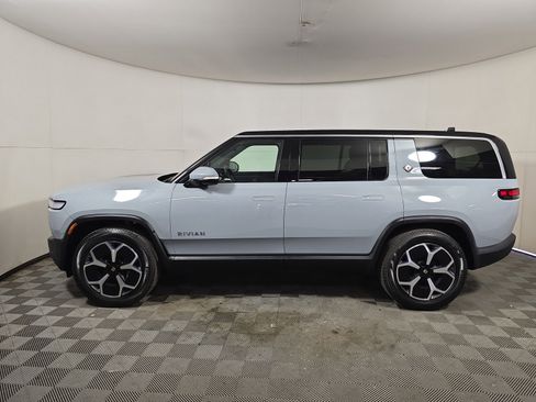 Used 2024 Rivian R1S Adventure AWD/4WD image 2