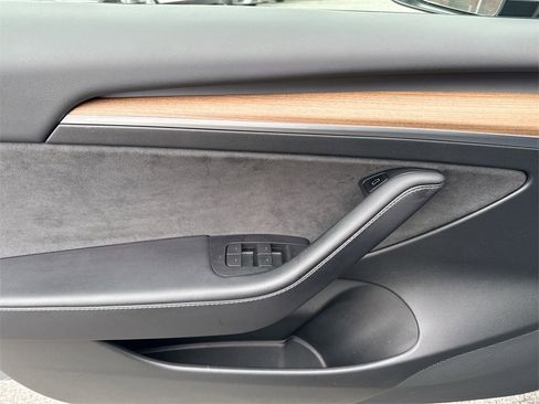 Used 2022 Tesla Model 3 Performance image 15