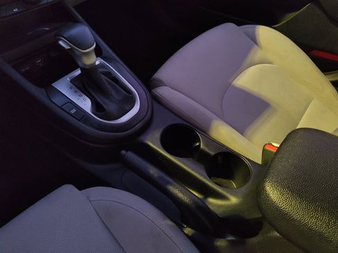 Used 2022 Kia Forte LXS w/ LXS Technology Package FWD image 26