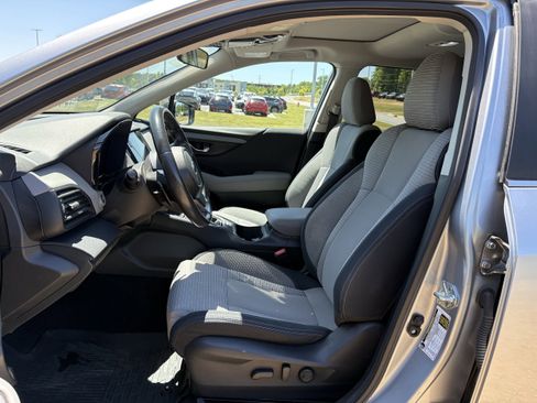 Used 2024 Subaru Outback Premium AWD/4WD image 27